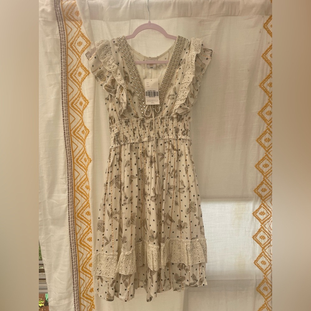 Elegant Cream  Dress with Floral Accents